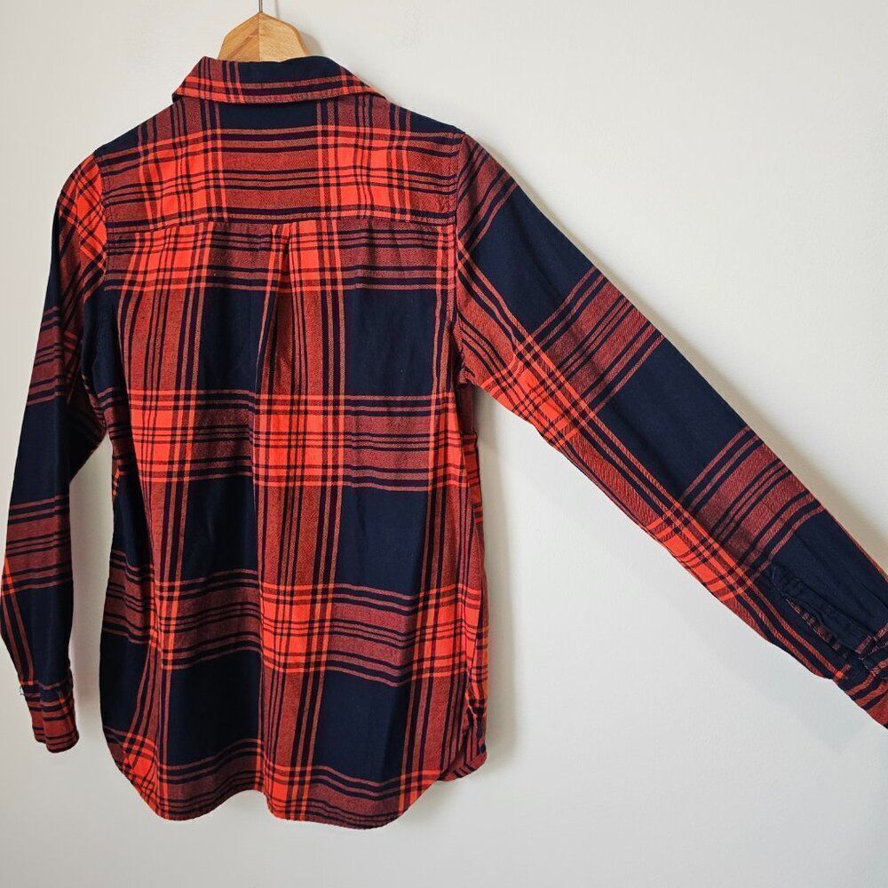 EUC OLD NAVY PLAID THE CLASSIC SHIRT BUTTON DOWN SIZE SMALL WOMENS - Picture 10 of 14